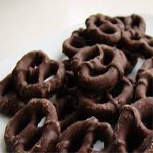 Gourmet Snackin' - Chocolate Covered Pretzels